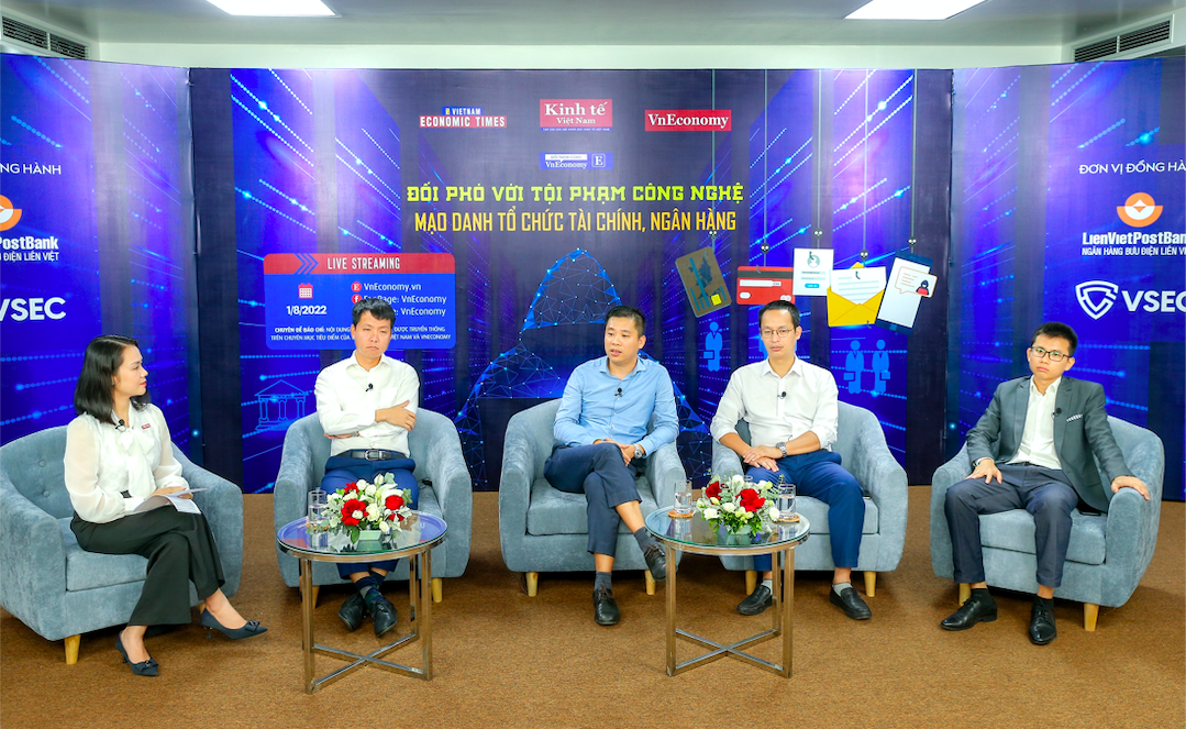 Các chuyên gia chia sẻ tại đối thoại chuyên đề “Đối phó với tội phạm công nghệ mạo danh tổ chức tài chính, ngân hàng”. Ảnh: Chu Xuân Khoa.