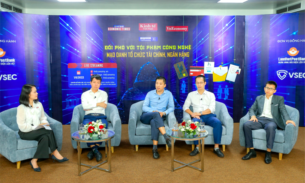 Các chuyên gia chia sẻ tại đối thoại chuyên đề “Đối phó với tội phạm công nghệ mạo danh tổ chức tài chính, ngân hàng”. Ảnh: Chu Xuân Khoa.
