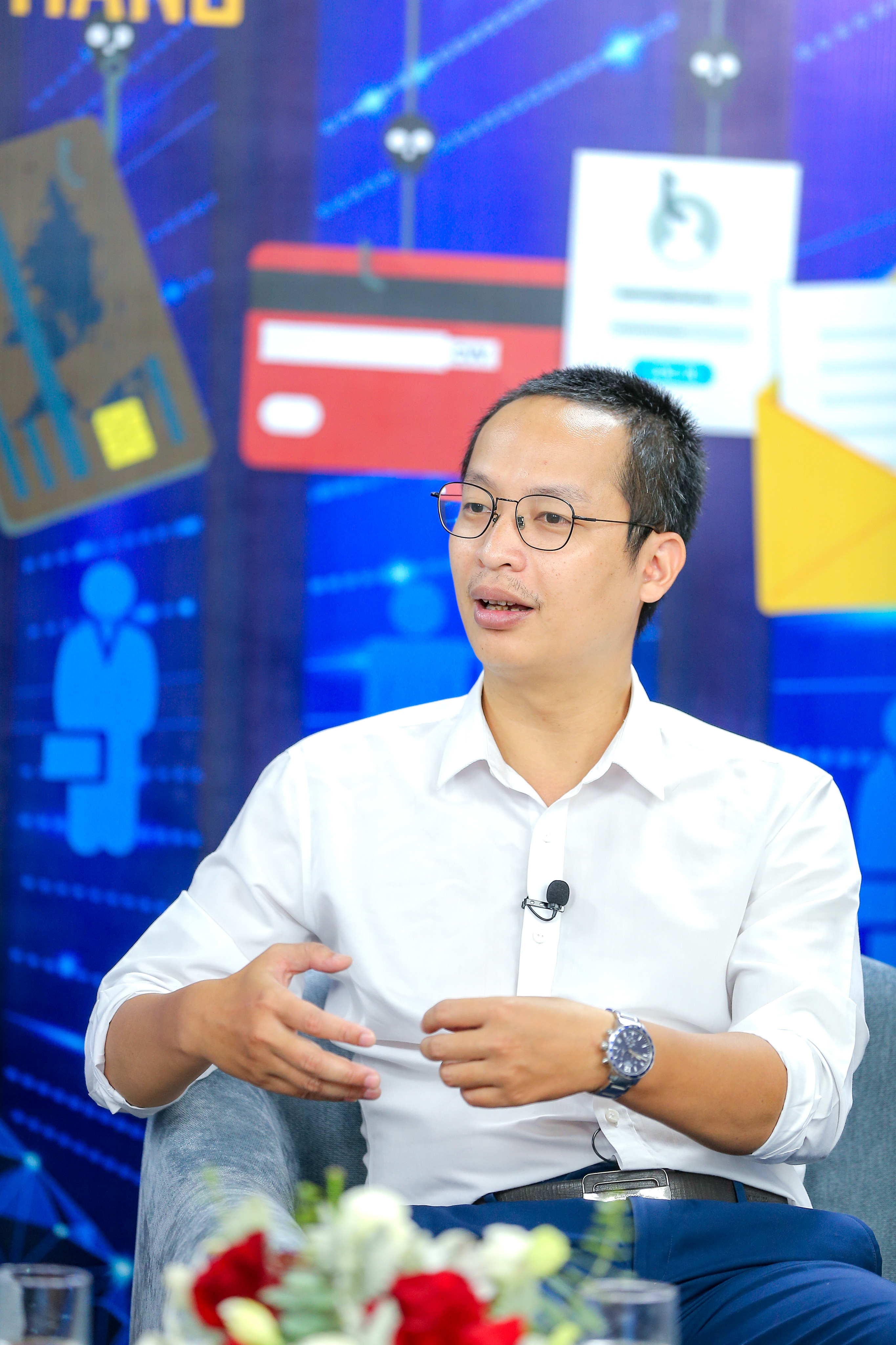 &Ocirc;ng Ng&ocirc; Tuấn Anh chia sẻ tại Đối thoại &ldquo;Đối ph&oacute; với tội phạm c&ocirc;ng nghệ mạo danh tổ chức t&agrave;i ch&iacute;nh, ng&acirc;n h&agrave;ng&rdquo;do VnEconomy tổ chức. Ảnh: Chu Xu&acirc;n Khoa.