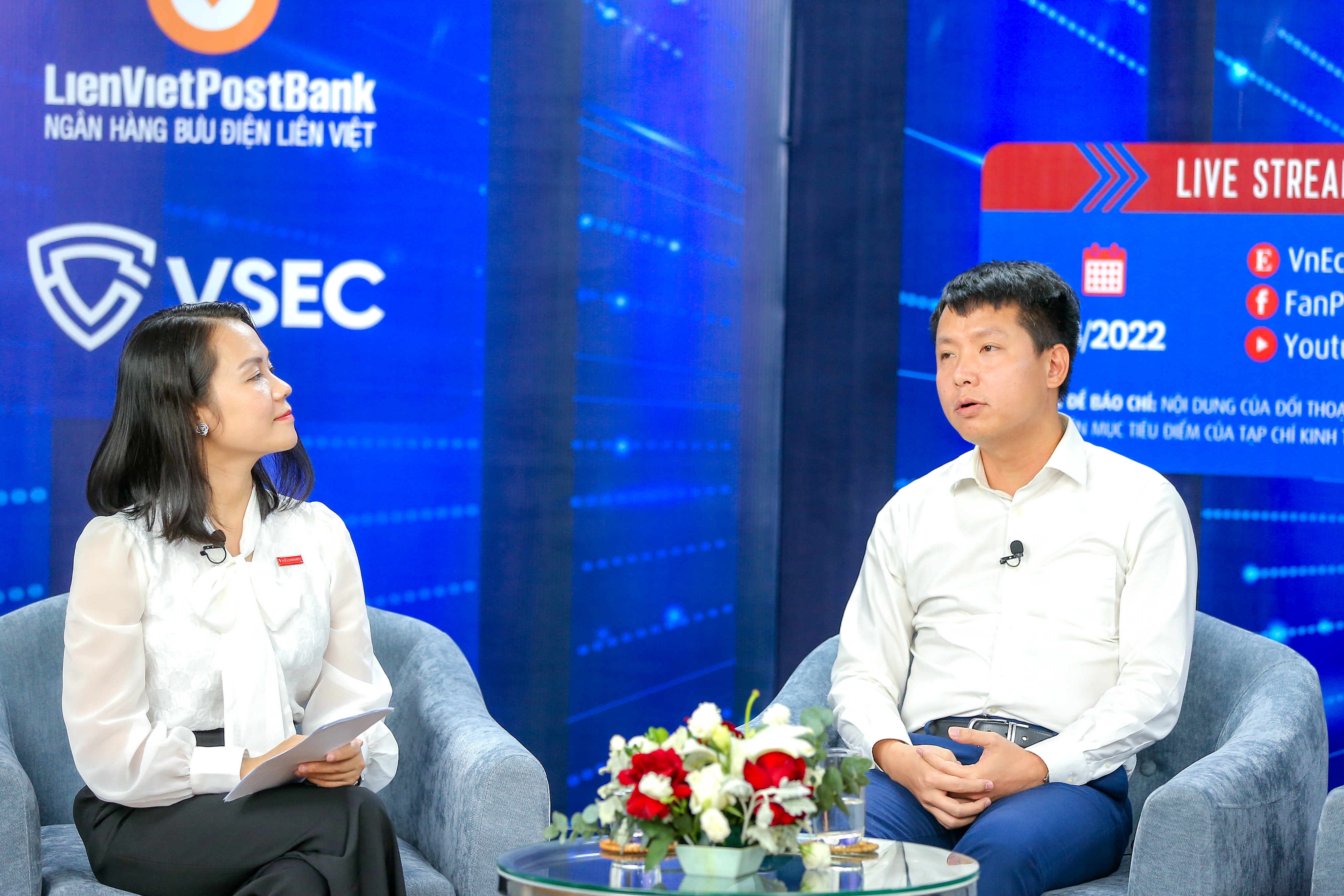 Chuy&ecirc;n gia chia sẻ tại&nbsp;Đối thoại &ldquo;Đối ph&oacute; với tội phạm c&ocirc;ng nghệ mạo danh tổ chức t&agrave;i ch&iacute;nh, ng&acirc;n h&agrave;ng&rdquo;do VnEconomy tổ chức/Ảnh: Chu Xu&acirc;n Khoa.