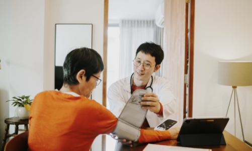 Khách hàng của FWD được chăm sóc phục hồi miễn phí với chương trình 