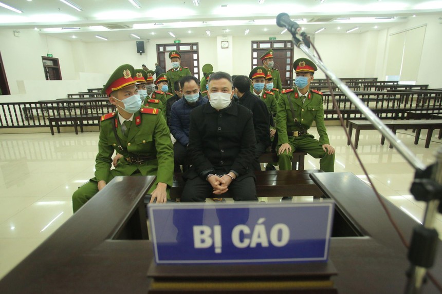 Các bị cáo tại phiên tòa sơ thẩm hồi cuối năm 2020.