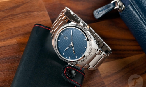 Tonda PF GMT Rattrapante: bộ máy siêu phức tạp ẩn sau mặt số tối giản