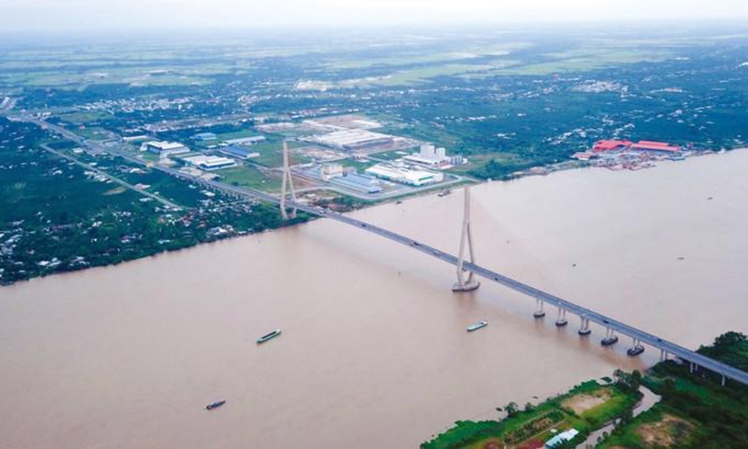 Cao tốc Cần Thơ - Cà Mau có điểm đầu kết nối vào tuyến cao tốc Mỹ Thuận - Cần Thơ, vào vị trí cầu Cần Thơ 2...