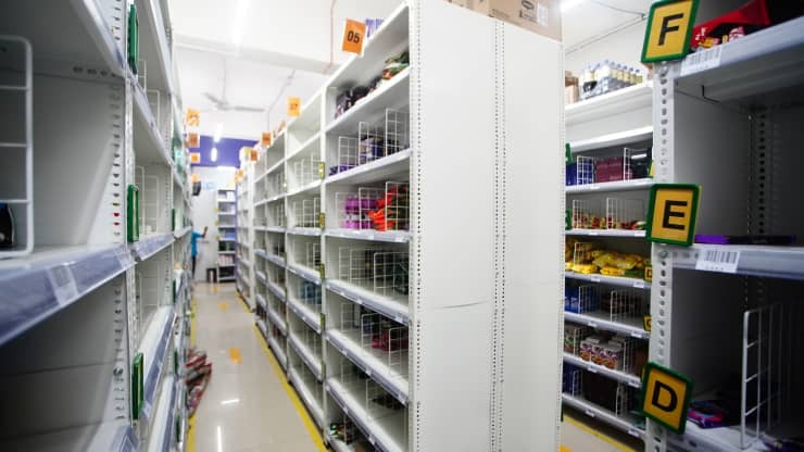 Để hoàn thành các đơn đặt hàng tạp hóa trong vòng chưa đầy 10 phút, bộ đôi này đã thiết lập một mạng lưới các cửa hàng “dark store”
