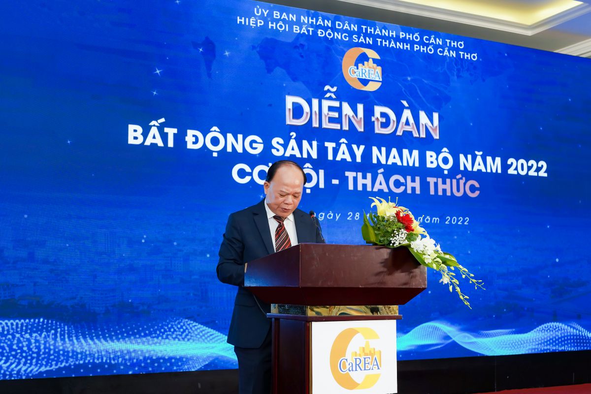 &Ocirc;ng Phạm Văn Luận, Ph&oacute; Chủ tịch Thường trực Hiệp hội bất động sản TP. Cần Thơ, kỳ vọng nguồn vốn cho bất động sản dần được th&aacute;o gỡ sẽ khơi th&ocirc;ng d&ograve;ng chảy đầu tư về khu vực T&acirc;y Nam Bộ&nbsp; - Ảnh: Carea.