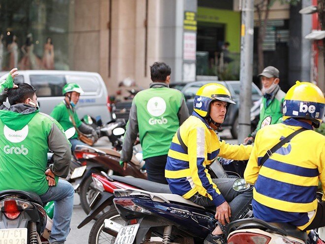 Người dùng sử dụng xe công nghệ hiện phải trả hàng loạt các loại phí như phí gửi xe, phí chuyến xe đêm, phí hẹn giờ, thay đổi điểm đến…