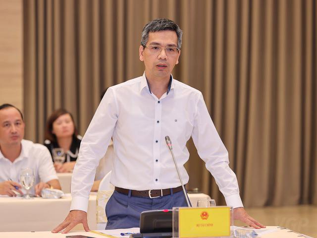 Deputy Minister of Finance Vo Thanh Hung addresses the press conference. Source: VnEconomy