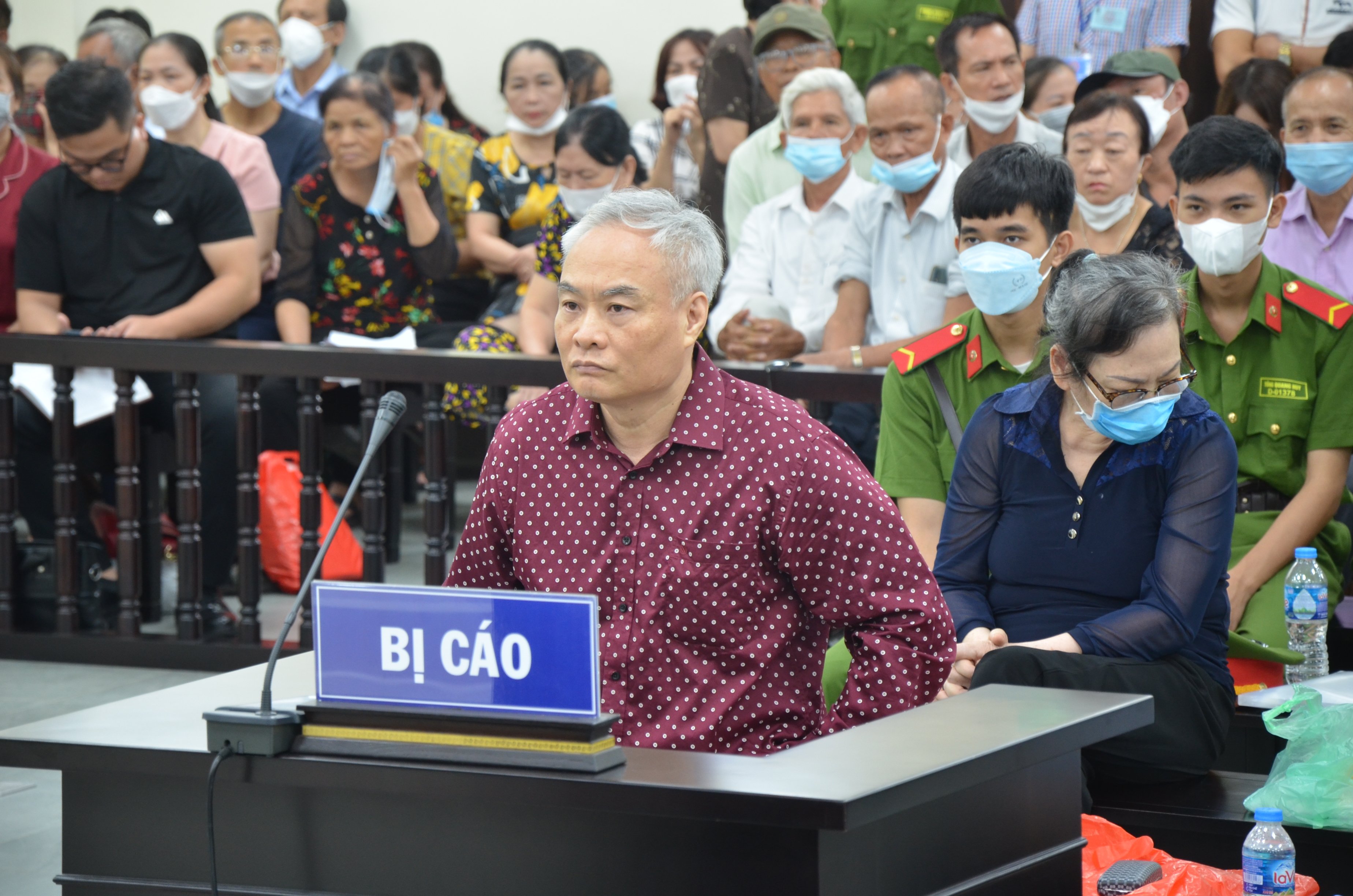 Các bị cáo tại tòa.