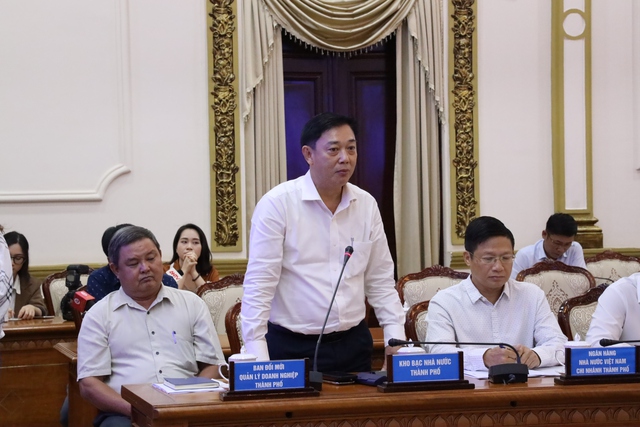 &Ocirc;ng Nguyễn Ho&agrave;ng Hải, Gi&aacute;m đốc Kho bạc Nh&agrave; nước TP.HCM, cho biết giải ng&acirc;n chậm &ldquo;rơi&rdquo; v&agrave;o c&aacute;c dự &aacute;n c&oacute; bố tr&iacute; vốn lớn, tr&ecirc;n 200 tỷ đồng - Ảnh: BC.