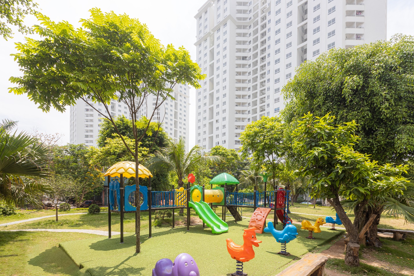 Dự &aacute;n được chăm ch&uacute;t nhiều kh&ocirc;ng gian xanh v&agrave; tiện &iacute;ch cộng đồng.