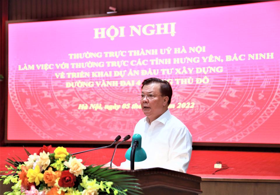 Bí thư Thành uỷ Hà Nội Đinh Tiến Dũng phát biểu tại hội nghị.