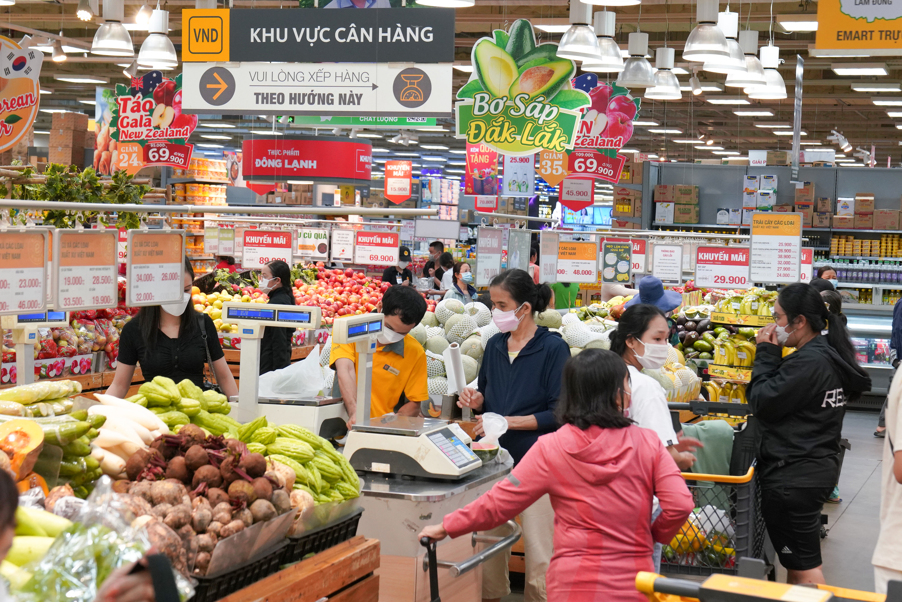 Khách hàng mua sắm tại Emart Gò Vấp (Ảnh minh họa).