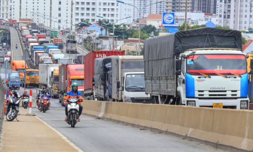 “Bắt bệnh” chây ỳ giảm cước vận tải