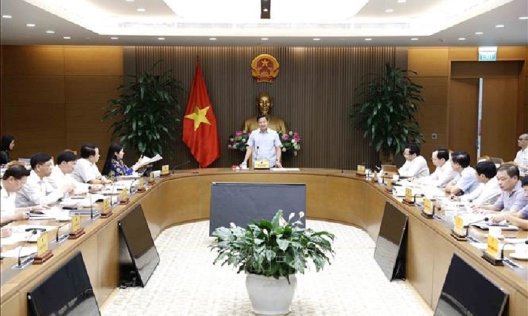 Phó Thủ tướng Lê Minh Khái chủ trì cuộc họp cho ý kiến về các phương án xử lý đối với dự án Đạm Ninh Bình và dự án Nhà máy đóng tàu Dung Quất. Ảnh:VGP.