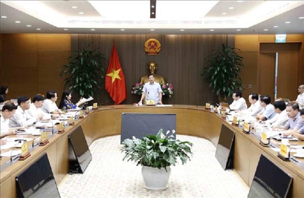 Phó Thủ tướng Lê Minh Khái chủ trì cuộc họp cho ý kiến về các phương án xử lý đối với dự án Đạm Ninh Bình và dự án Nhà máy đóng tàu Dung Quất. Ảnh:VGP.