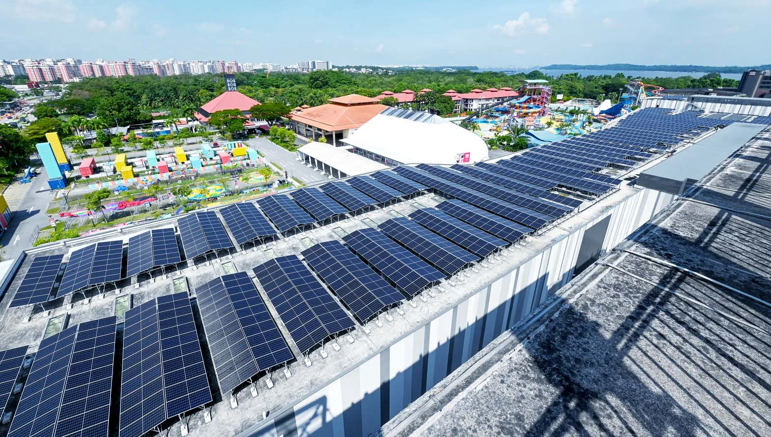 Ngo&agrave;i tiết kiệm chi ph&iacute;, việc sử dụng nguồn năng lượng sạch gi&uacute;p sản phẩm doanh nghiệp tăng sức cạnh tranh khi xuất khẩu.