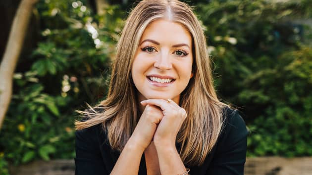 Cô Rachel Richards