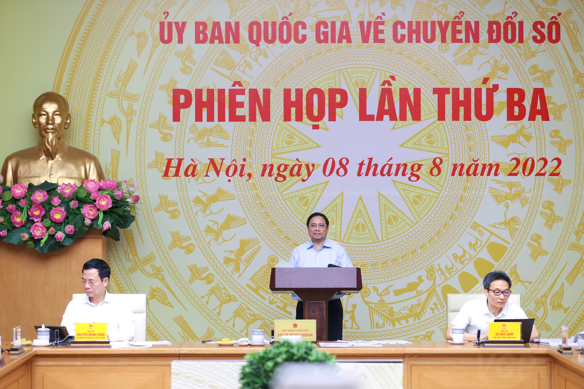 Thủ tướng phát biểu tại phiên họp - Ảnh: VGP