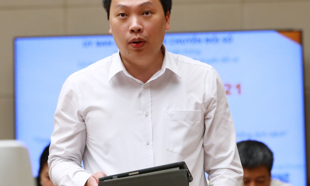 Thứ trưởng Bộ Thông tin và Truyền thông Nguyễn Huy Dũng, thành viên Ủy ban công bố Báo cáo chỉ số đánh giá chuyển đổi số - DTI 2021 sáng 8/8.