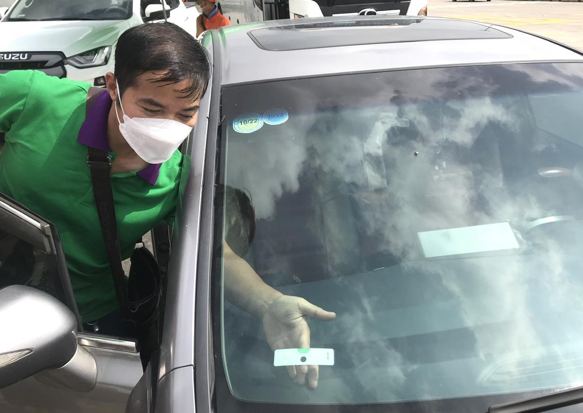 Mỗi lần dán thẻ, chủ phương tiện sẽ phải trả 120.000đ lệ phí