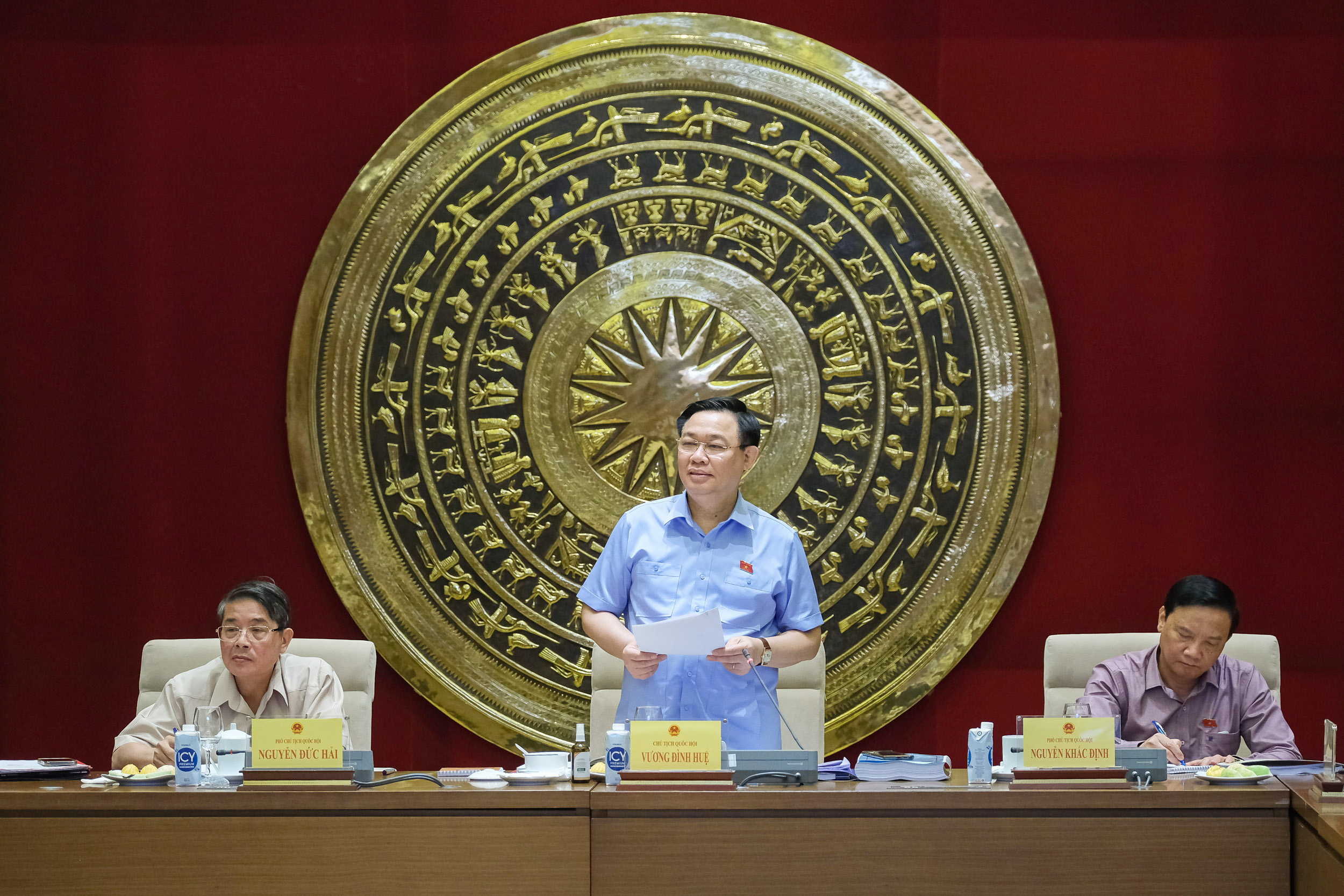 Chủ tịch Quốc hội Vương Đình Huệ phát biểu chỉ đạo tại buổi làm việc - Ảnh: Quochoi.vn