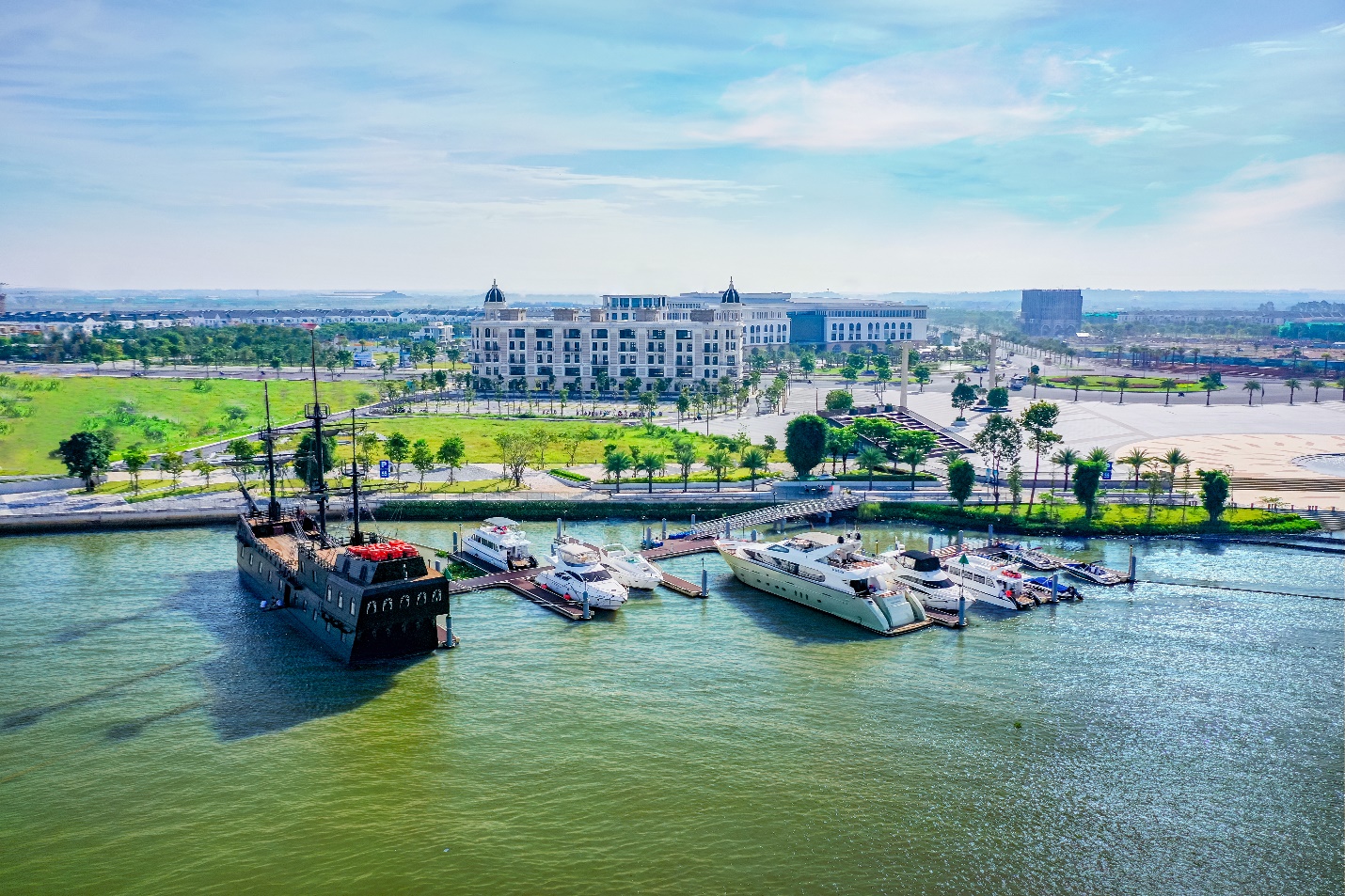 Aqua City thu h&uacute;t nh&agrave; đầu tư nhờ hệ sinh th&aacute;i v&agrave; chuỗi tiện &iacute;ch to&agrave;n diện.