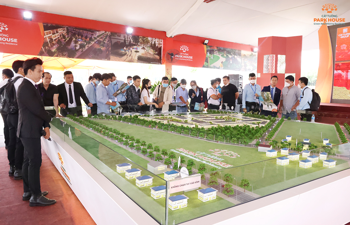 Dự &aacute;n thu h&uacute;t đ&ocirc;ng đảo kh&aacute;ch h&agrave;ng đến tham quan.