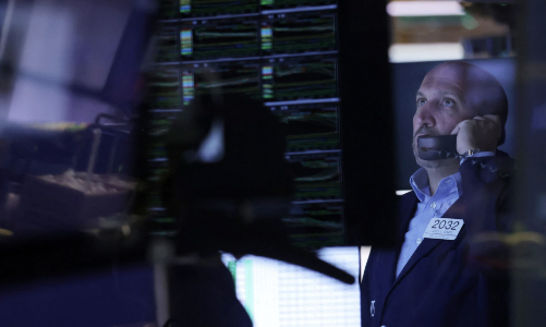 S&P 500 giảm điểm vì cổ phiếu con chip, giá dầu tăng bất chấp nỗi lo suy thoái