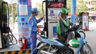 Preferential import tax on gasoline products cut by 10%