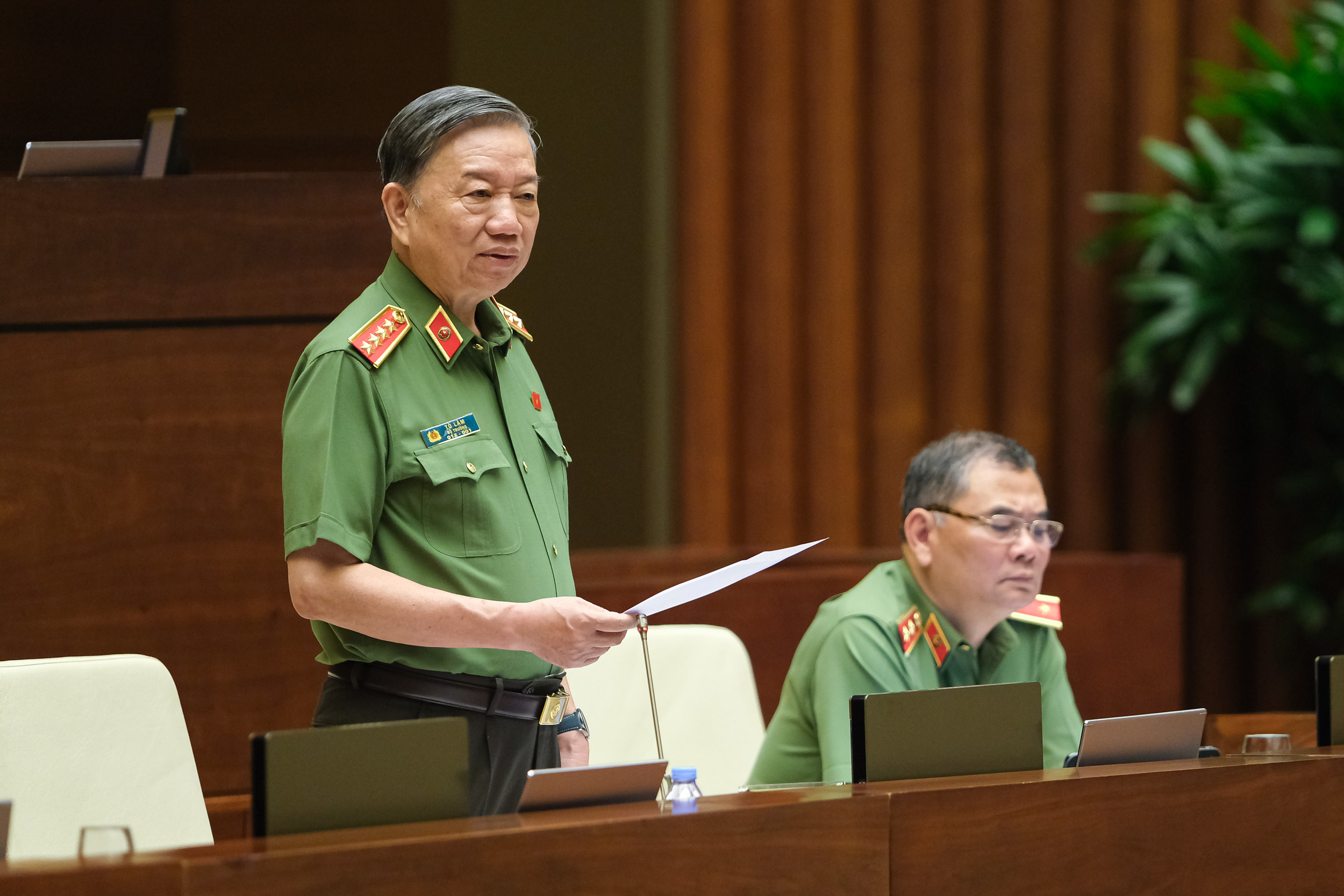 Bộ trưởng Tô Lâm trả lời chất vấn sáng ngày 10/8 - Ảnh: Quochoi.vn