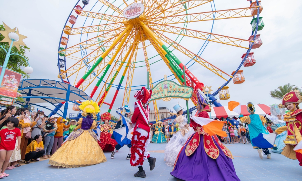 Lấy cảm hứng từ gánh xiếc Mỹ với đa dạng trò chơi, công viên giải trí Circus Land dạng trò chơi, luôn là điểm đến yêu thích của mọi du khách ở mọi lứa tuổi.