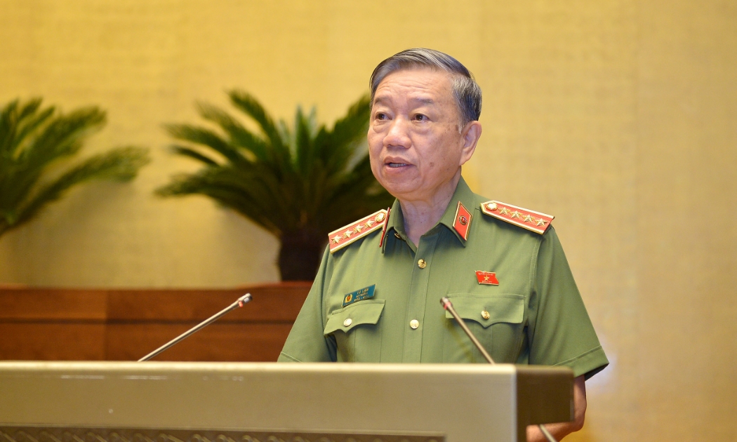 Bộ trưởng Bộ Công an Tô Lâm trả lời chất vấn sáng ngày 10/8 - Ảnh: Quochoi.vn