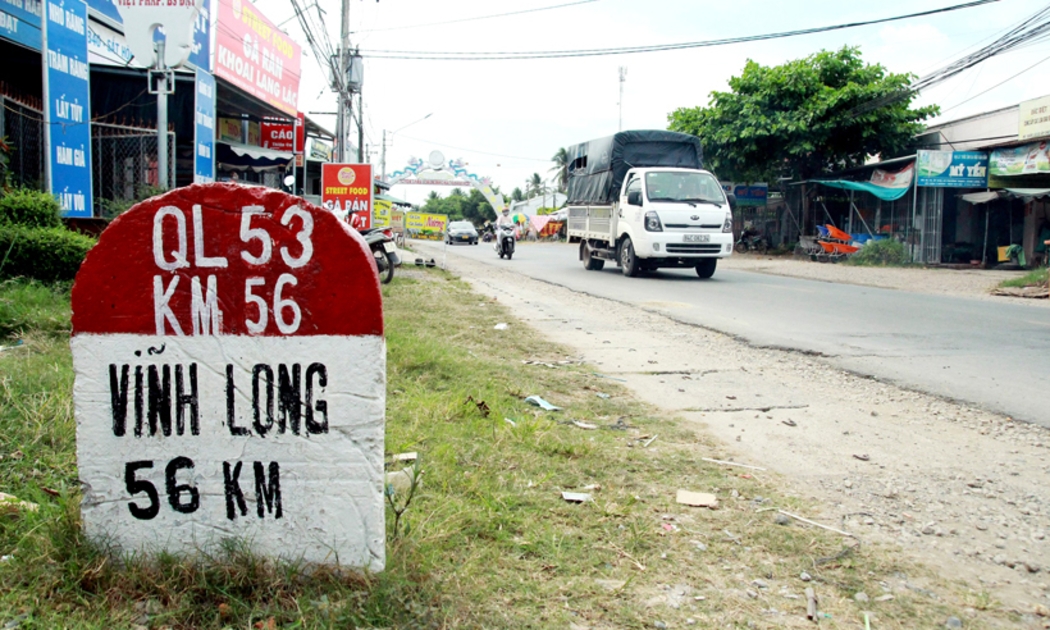 Dự án cải tạo, nâng cấp Quốc lộ 53 đoạn Long Hồ - Ba Si trên địa bàn hai tỉnh Vĩnh Long và Trà Vinh hơn 1.800 tỷ đồng.