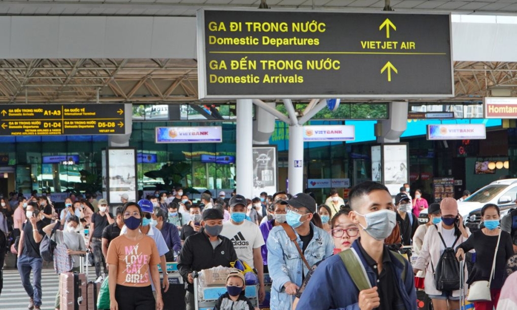 Cảnh ùn tắc tại sân bay Tân Sơn Nhất.