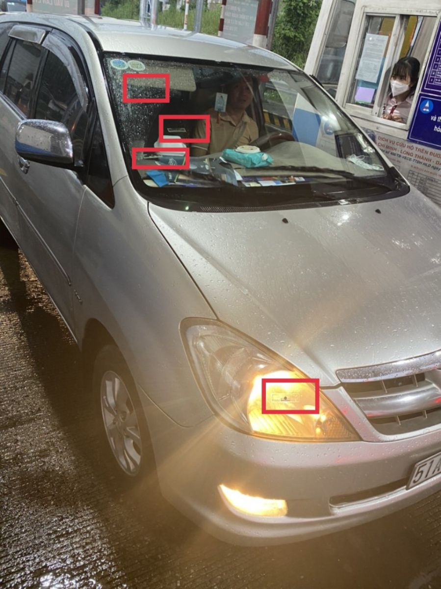 Hàng chục ngàn xe đang dán cùng lúc nhiều thẻ ETC.