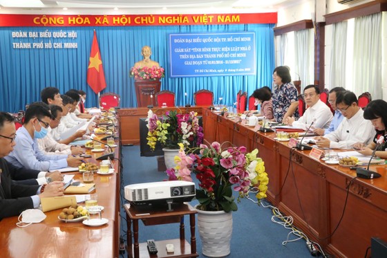 Buổi gi&aacute;m s&aacute;t Luật nh&agrave; ở của Đo&agrave;n Đại biểu Quốc hội TP.HCM- Ảnh: VM.