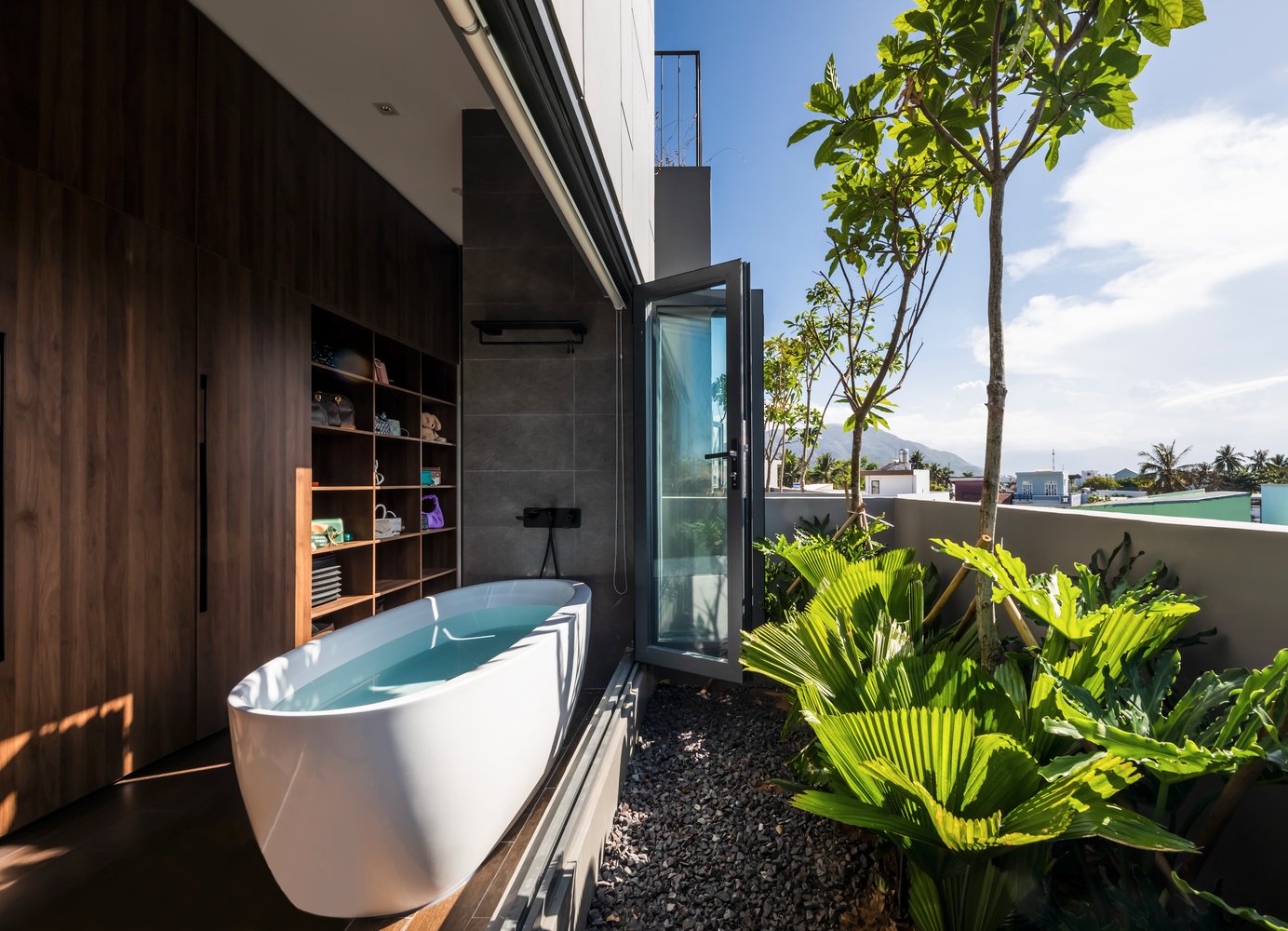 Ngôi nhà xanh tại Nha Trang được giới thiệu trên tạp chí kiến trúc ...