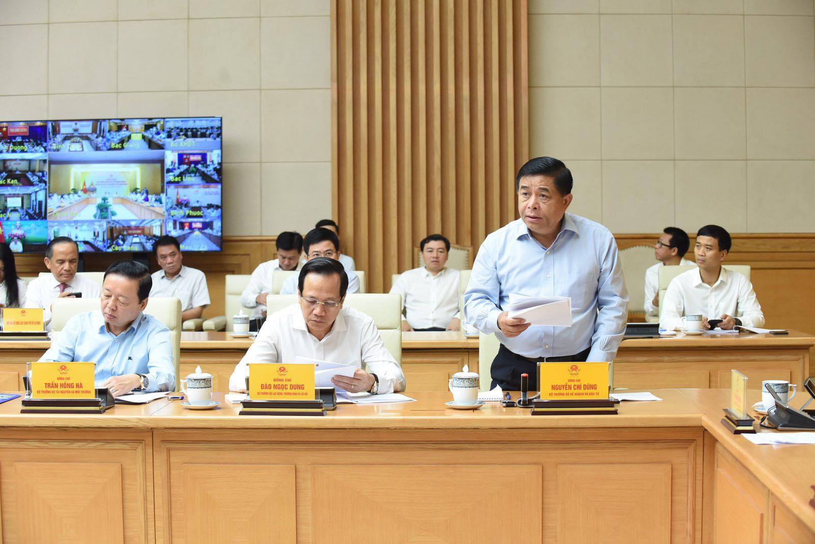 Bộ trưởng Nguyễn Chí Dũng đề xuất một số giải pháp.