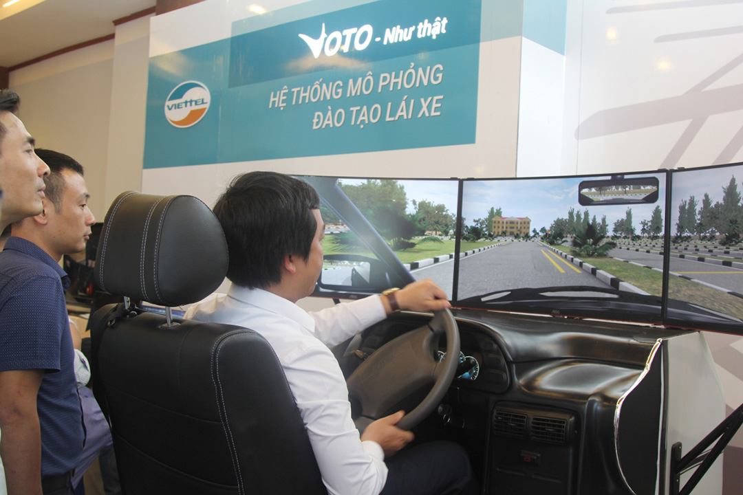 Theo lộ trình trước ngày 31/12/2022 các trung tâm đào tạo lái xe sẽ phải trang bị cabin mô phỏng học lái xe để đào tạo lái xe ô tô.