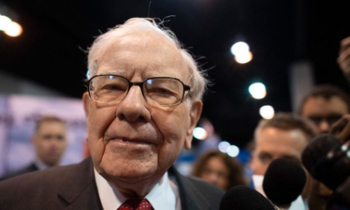 Warren Buffett có quan điểm như thế nào về tiết kiệm?