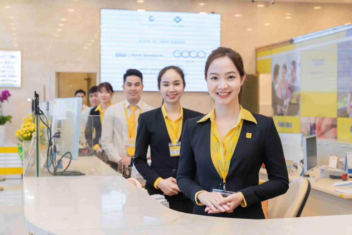 Nam A Bank đang từng bước x&acirc;y dựng đội ngũ nh&acirc;n sự đạt chuẩn theo m&ocirc; h&igrave;nh 3C: &ldquo;Chuẩn năng lực &ndash; Chủ c&ocirc;ng nghệ - Chọn sống xanh&rdquo;.
