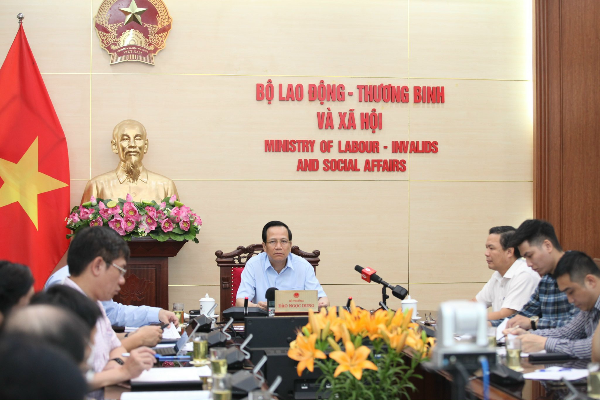Toàn cảnh cuộc họp. Ảnh - Mạnh Dũng. 