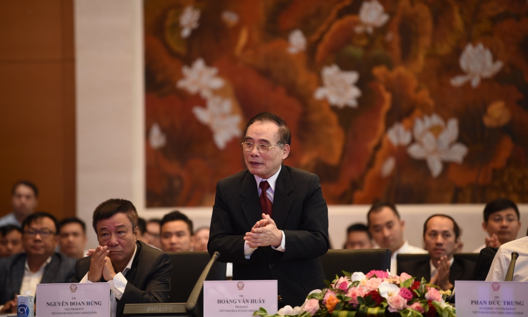 Ông Hoàng Văn Huây phát biểu tại Hội thảo “Kinh nghiệm quốc tế về phát triển công nghệ chuỗi khối và khuyến nghị cho Việt Nam”.