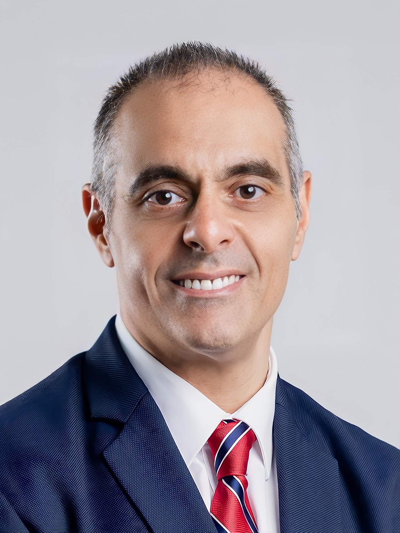 Matthew Batrouney, Gi&aacute;m đốc Điều h&agrave;nh, Khu vực Nam &Aacute; & Đ&ocirc;ng Nam &Aacute;, S&P Global Ratings.