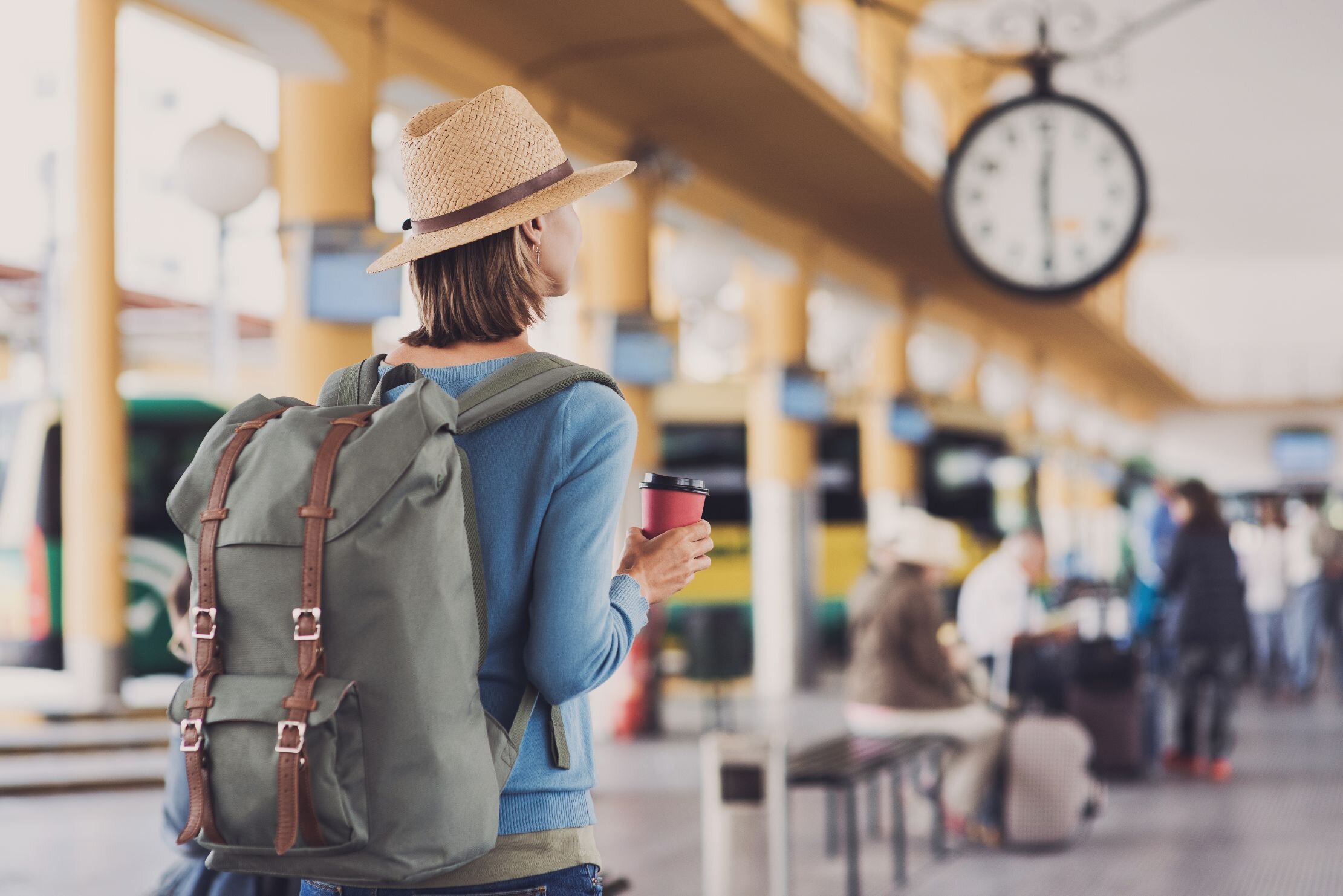 Bên cạnh việc bán tour du lịch, doanh nghiệp có thể cung cấp các dịch vụ lên kế hoạch chuyến đi, tư vấn điểm đến...