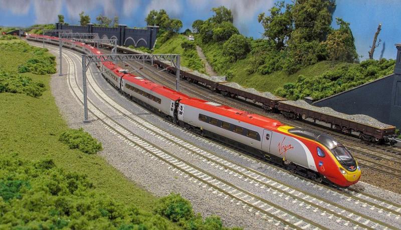 Hai đoạn tuyến Hà Nội - Vinh, Nha Trang - TP.HCM với tổng mức đầu tư gần 25 tỷ USD sẽ được khởi công trước.