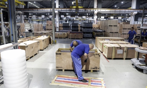 Tín hiệu u ám về kinh tế toàn cầu từ các nhà máy ở Trung Quốc