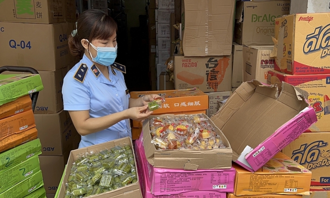Bánh trung thu không rõ nguồn gốc tại cửa hàng ông Nguyễn Công Dũng