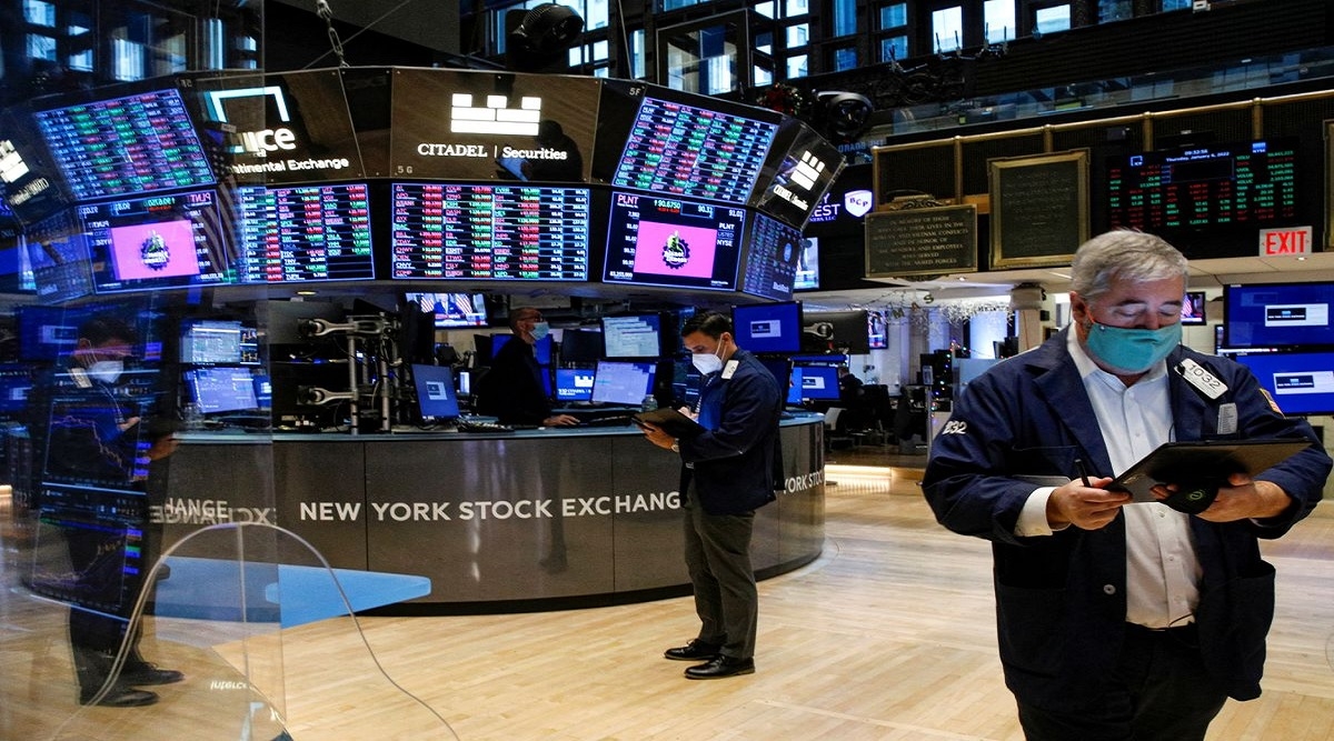 Các nhà giao dịch tại sàn chứng khoán New York - Ảnh: Getty Images